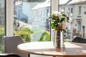 Dining - Modern apartment in the heart of St Dogmaels (Saint Dogmaels)