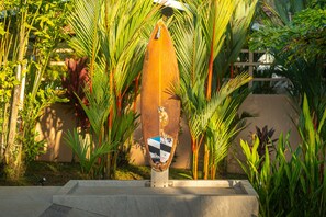Villa | 4 bedrooms - Villa Assinie Beachfront Home With Direct Ocean Access (Parrita)
