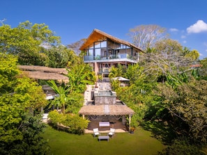 House | 4 bedrooms - Stealing Time in Esterillos Oeste (Parrita)