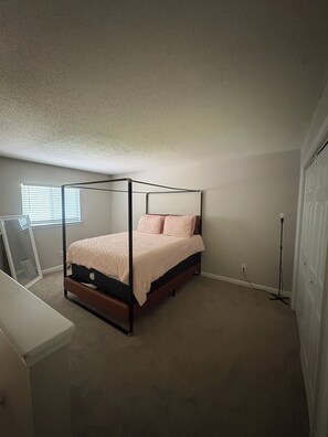 1 bedroom, WiFi, bed sheets - Modern Boho Loft in Atlanta Cozy, Chic & Central (Atlanta)