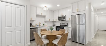 Rampart Inn-3 KINGs-Luxe Amenities-Cozy Stay