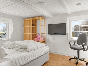 Internet - "Aslag" - 3.5km from the sea by Interhome (Læsø)