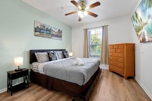 Room - Ground-floor 3-bedroom condo at gated Windsor Palms, 5 miles to Disney (Kissimmee)