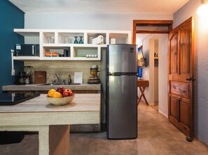 Deluxe Apartment, Park View | Private kitchenette