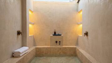 Presidential House, Pool View | Spa