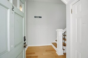 Interior - Midtown Gem Just 1 Block to Piedmont Park! Free Parking & Private Entrance (Atlanta)