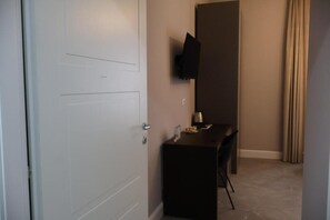 Deluxe tweepersoonskamer, uitzicht op de binnenplaats | Interieur