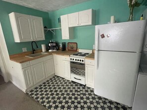 Private kitchen - Cozy First Floor Studio in Neighboorhood Dublex (Atlanta)
