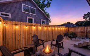 Terrace/patio - 1-BD/1-BA Urban Convenience, Mins to DT (Sleeps 2) (Houston)