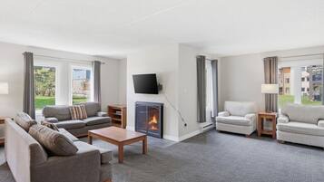 TV, fireplace