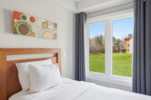 WiFi - Village Side 3BDR | New Kitchen & Private Patio (The Blue Mountains)