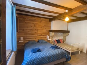 Room - Vrbo Property (SINGLY)