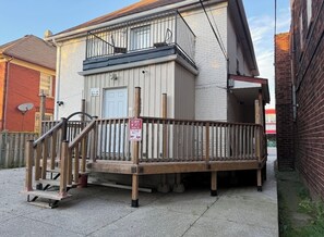 Exterior detail - Colours of 4927- 2 bedrooms-Queen size- one free parking (Niagara Falls)