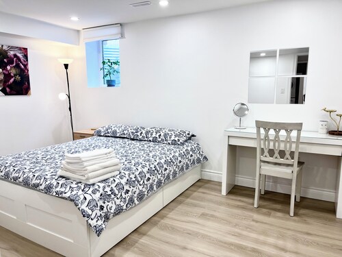 Spacious Bright 2BR •Free Parking • Prime Location
Newly Built, Natural light