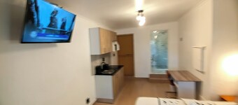 Neo & Ruks Guest Houses Boston 