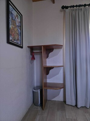 Deluxe-Doppel- oder -Zweibettzimmer, Bergblick | Innenbereich