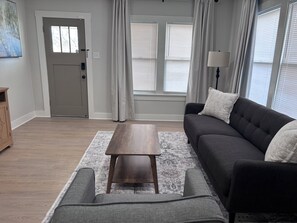 Living area - 2BD/1BTH updated& pet friendly (San Angelo)