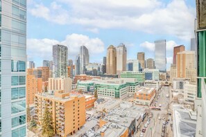 Interior - Stylish 2BR Condo Near Stampede Urban Retreat (Calgary)