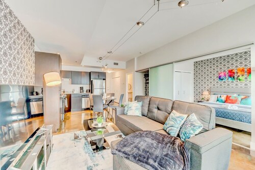 Stylish 2BR Condo Near Stampede Urban Retreat