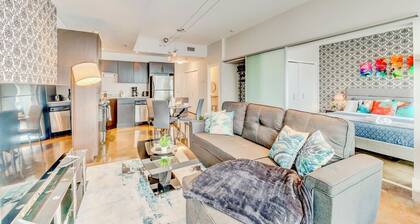 Stylish 2BR Condo Near Stampede Urban Retreat
