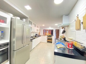 Private kitchen - Buzios - Luxury, Pool and Boat at the Door (Armacao Do Buzios)