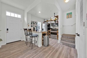 Fridge, microwave, oven, stovetop - Disney-Themed Townhouse: 4BR, Resort Pools & Near Theme Parks! (Kissimmee)