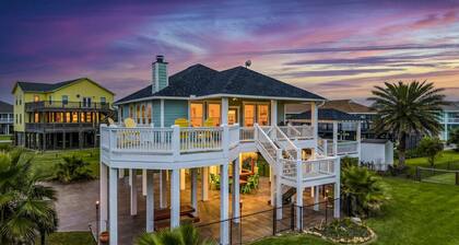 Tiki Bar~Golf Cart~BBQ~Expansive Decks~Beach Access