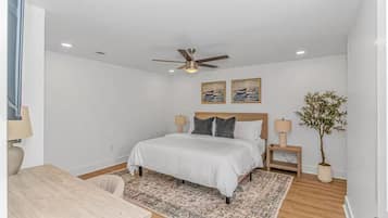 Desk, iron/ironing board, travel cot, WiFi