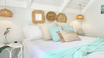 2 bedrooms, iron/ironing board, WiFi (free), bed sheets