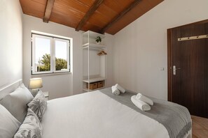 4 camere, culla da viaggio, accesso a Internet, lenzuola