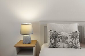 4 quartos, berço de viagem, acesso à internet, roupa de cama