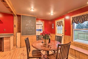 Dining - Deck & Hot Tub: Family Home 5 Mi to Wine Trails (Ovid)