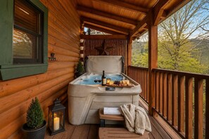Outdoor spa tub - Mountain Escape w/ Hot Tub & Game Room (Sevierville)