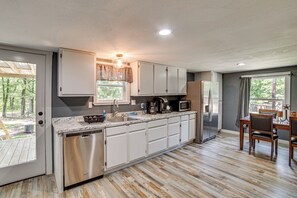 Fridge, microwave, stovetop, dishwasher - Lake Tawakoni Basecamp: Covered Patio + Fire Pit! (Wills Point)