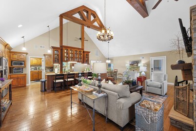 Lakefront Barndominium on 40 Private Acres - Pontoon - Sleeps 10