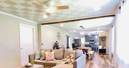 Spacious 4-Bedroom for Travelers, Contractors & Corporate Stay @SweetOnionHome