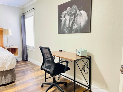 Spacious 4-Bedroom for Travelers, Contractors & Corporate Stay @SweetOnionHome