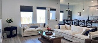 Spacious 4-bedroom Home with Beautiful Views