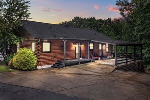 Exterior - Dock & Game Tables! Lake Norman Family Home (Denver)