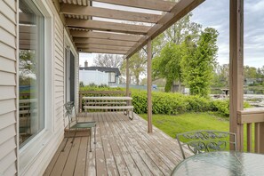 Outdoor dining - Waterfront Lake Webster Retreat w/ Pier & Views (North Webster)