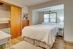 Room - Waterfront Lake Webster Retreat w/ Pier & Views (North Webster)