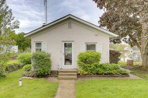 Exterior - Waterfront Lake Webster Retreat w/ Pier & Views (North Webster)