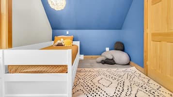 Bügeleisen/Bügelbrett, Reisekinderbett, WLAN, Bettwäsche