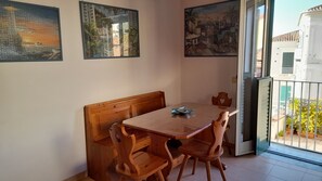 Dining - Vrbo Property (Tropea)