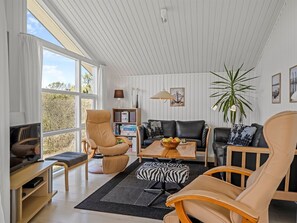 TV, fireplace - "Thorke" - 700m from the sea by Interhome (Blokhus)