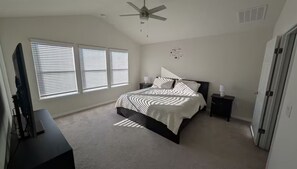 Iron/ironing board, WiFi, bed sheets - Best located house in Orlando Fl (Orlando)