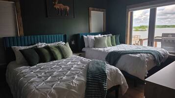 10 bedrooms, iron/ironing board, free WiFi, bed sheets
