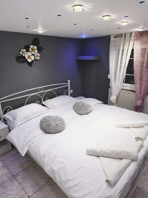 2 bedrooms, Internet - Giorgos Suite - Jacuzzi Hideaway in Lydia Kavala (Kavala)