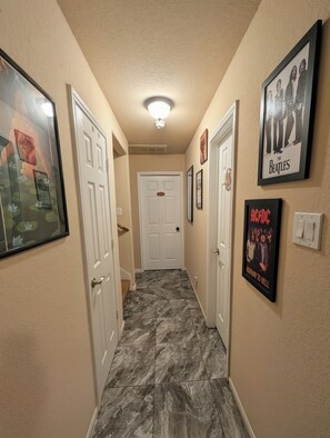 Interior - Rock Scene Boutique House, Metrorail leads to FIFA fan fest & World Cup (Houston)