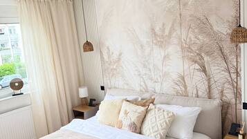 In-room safe, iron/ironing board, travel crib, free WiFi